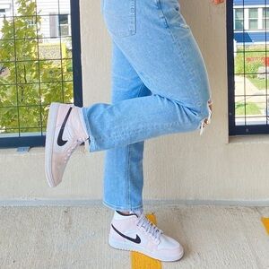 Women’s Air Jordan 1 Mid (10.5 women’s)